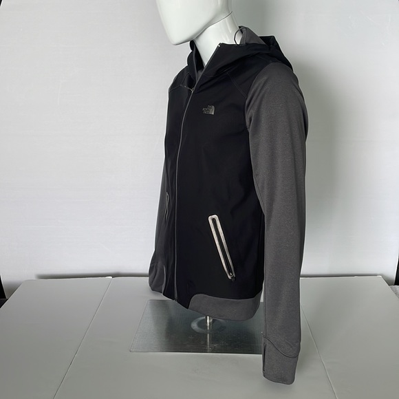 Like New Men’s North Face Jacket Size Small - Picture 7 of 16